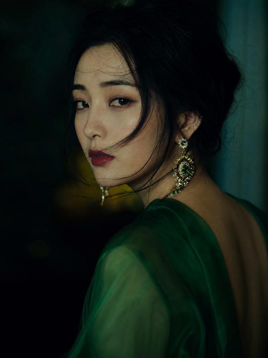 美女裸舞